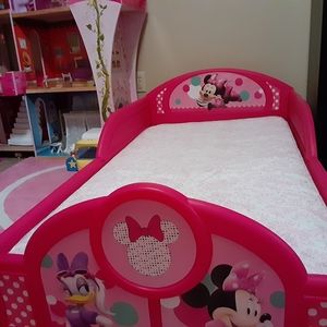 Minnie Mouse toddler bed mattress included.